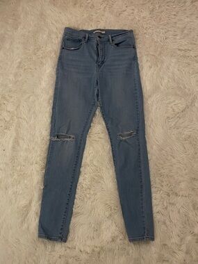 NWOT Levi’s Women's Light Blue Ripped Skinny Jeans - High Rise Stretch